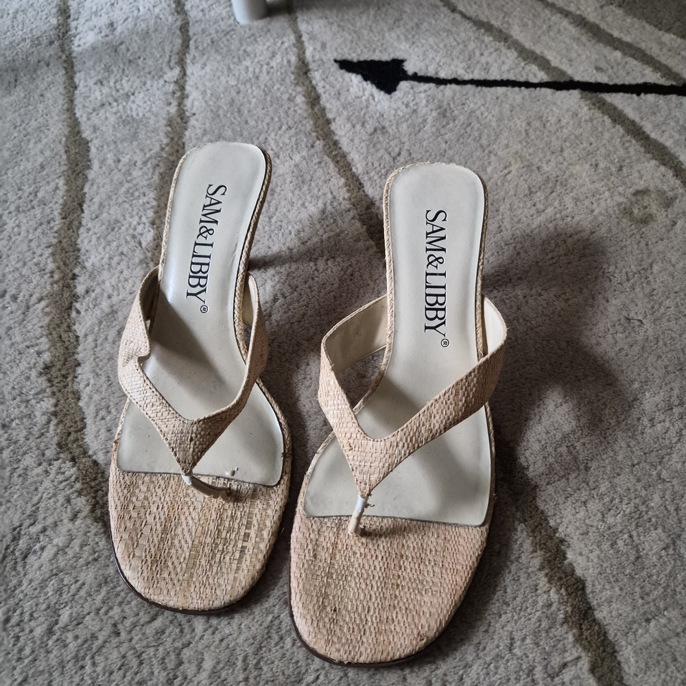 Sam & Libby Women's Beige Woven Sandals